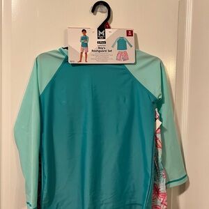 Boy’s swim shirt and shorts size 8 NWT